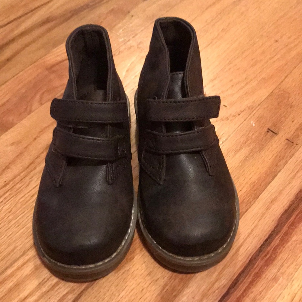 Children’s place boys high top Velcro loafer